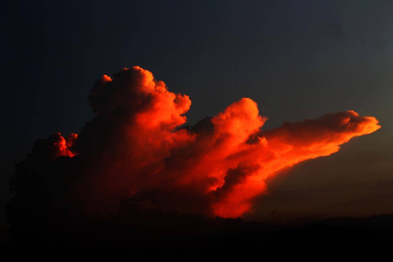 云,日落,金色的夕阳,天空,户外,景区,宁静,天气,4K壁纸