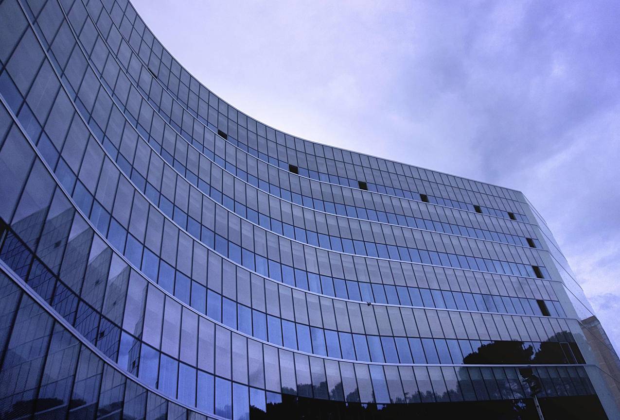 日间白云天玻璃高层建筑鱼眼高清大图