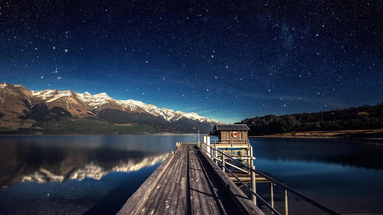 夜晚星星,雪山,河,码头,4K风景高清壁纸