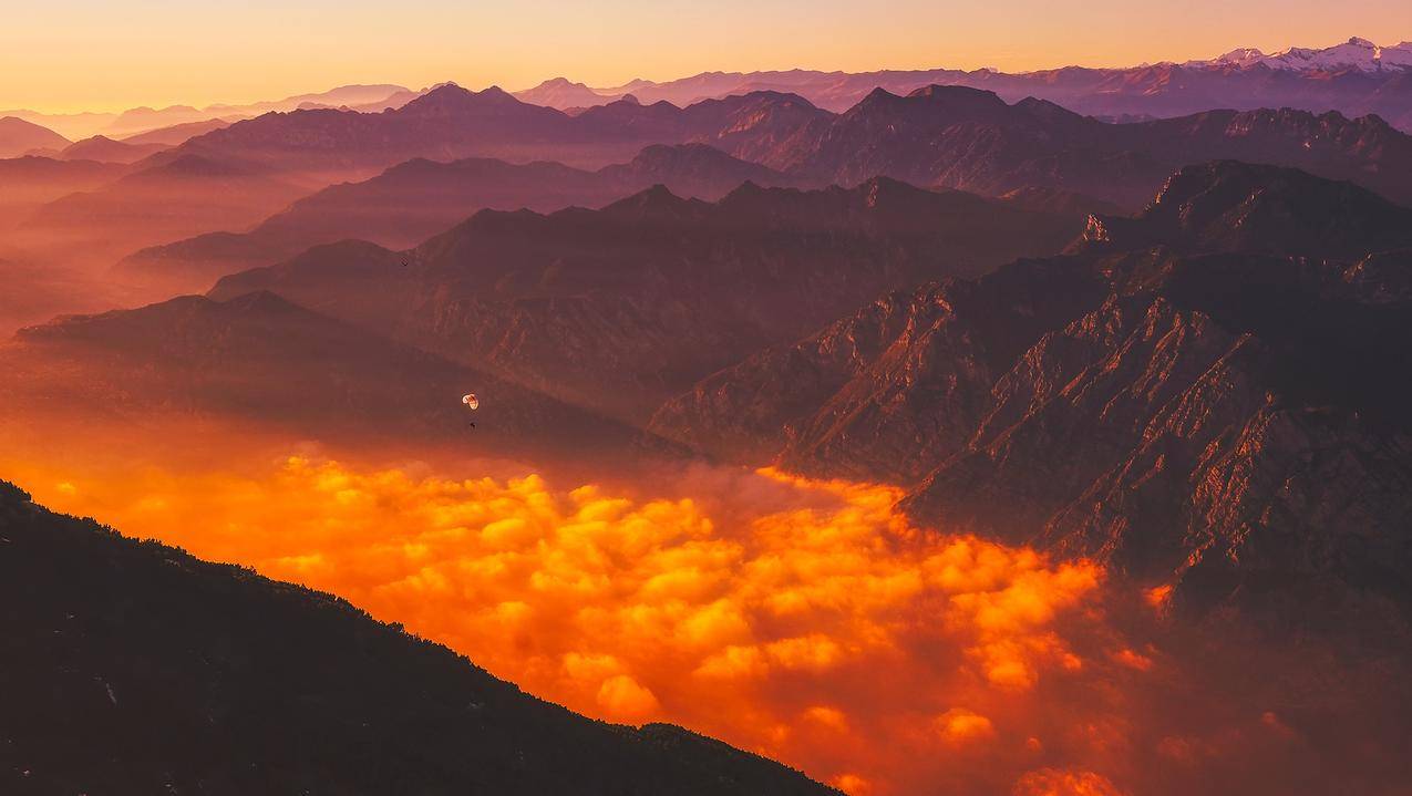 森塞特风景秀丽的群山景观