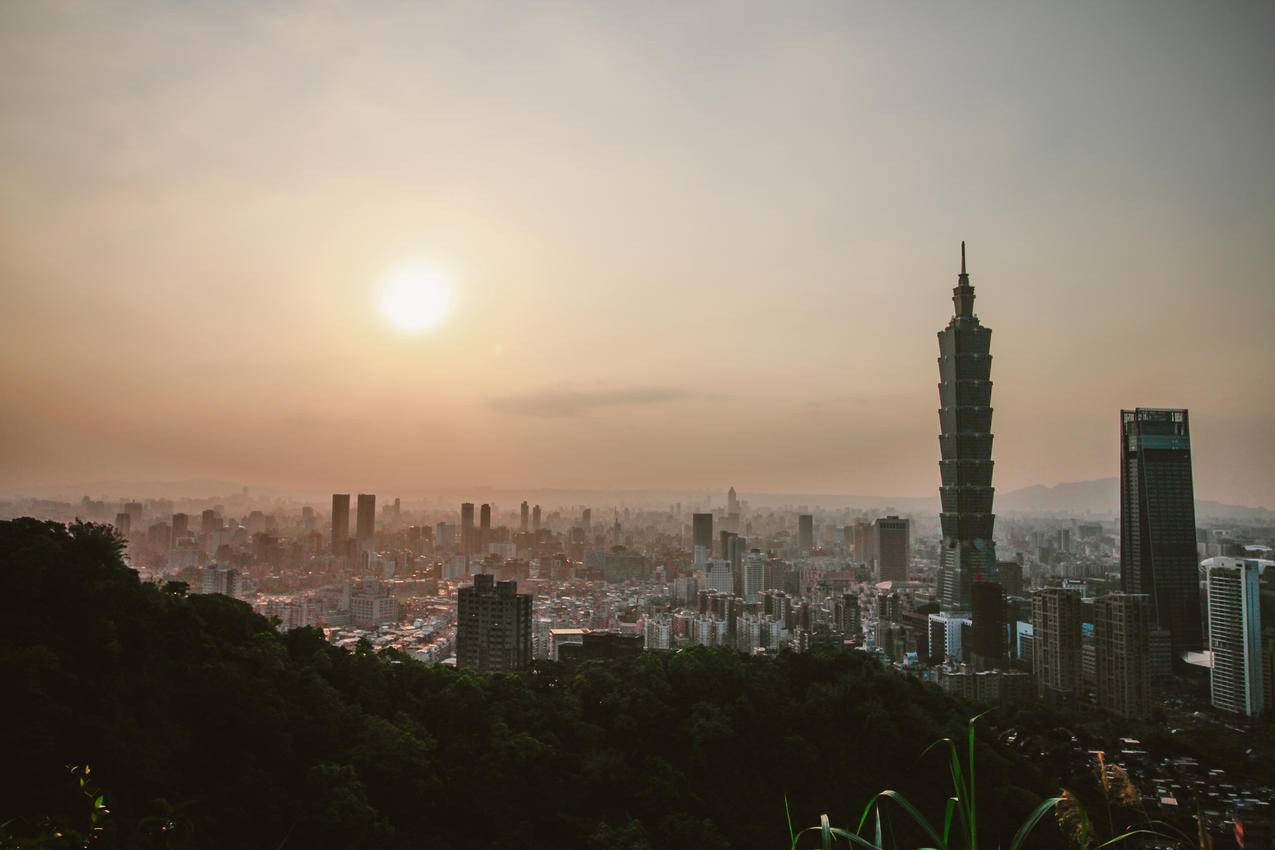 夜间美国帝国大厦