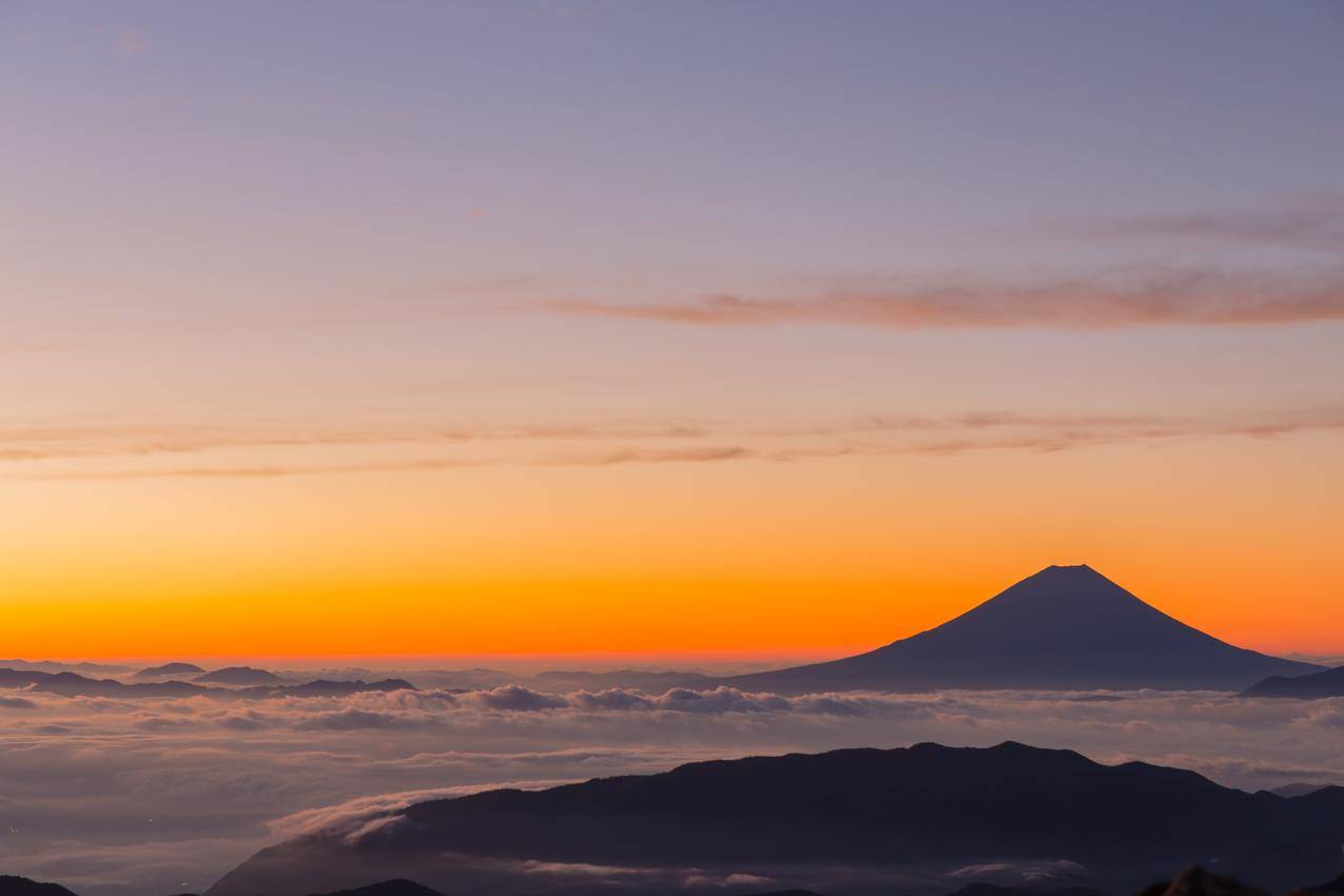 日本,富士山,早晨的阳光,日出,云海,5K风景壁纸