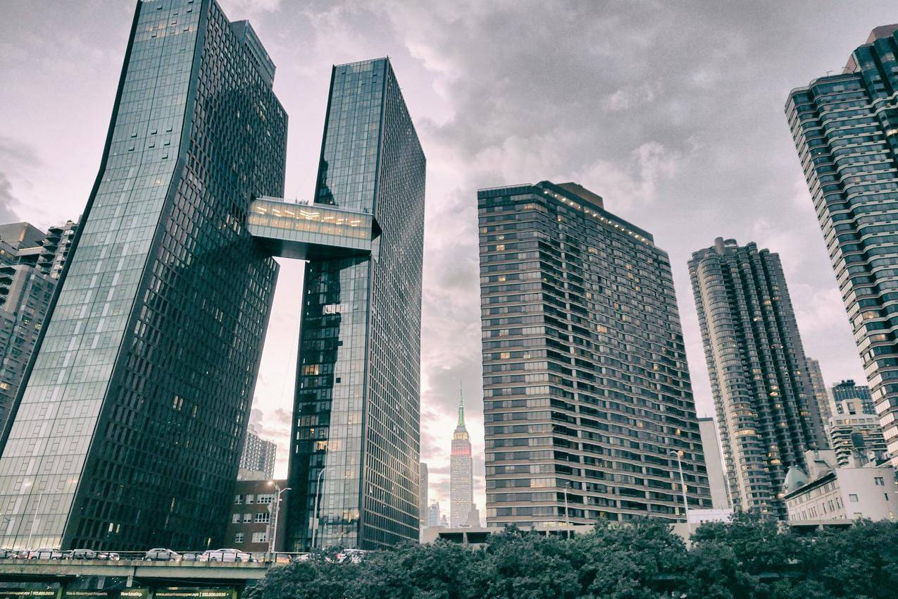 云天下的高层建筑