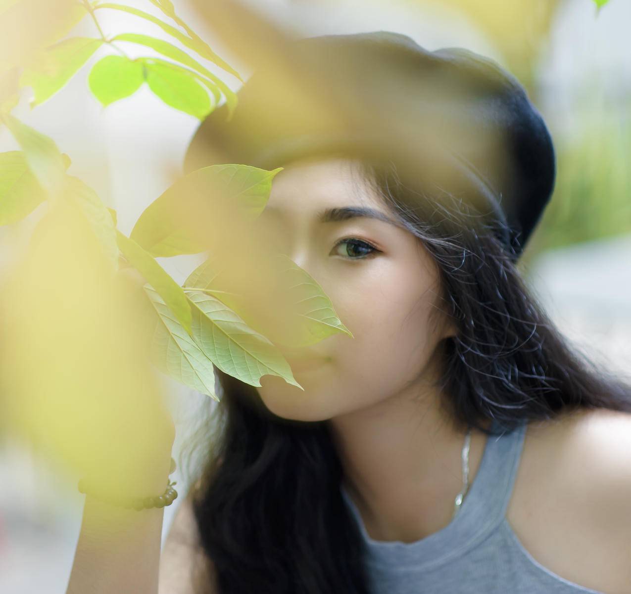 女性选择性焦点摄影