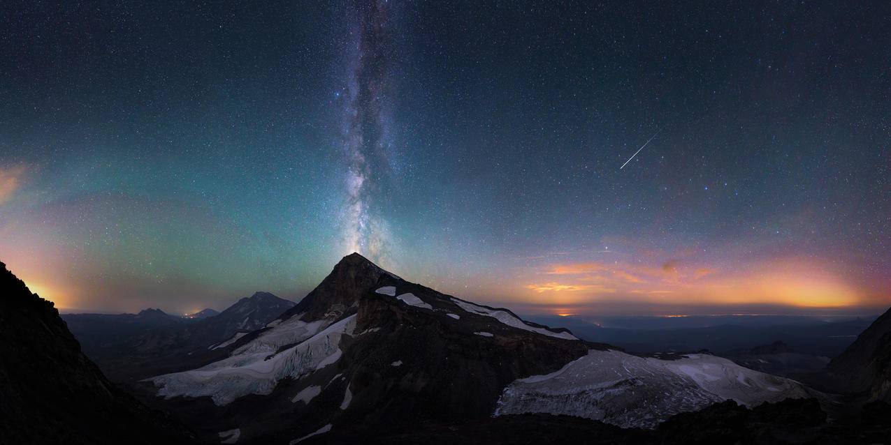 夜晚,星空,星光,流星,山,4K高清风景壁纸