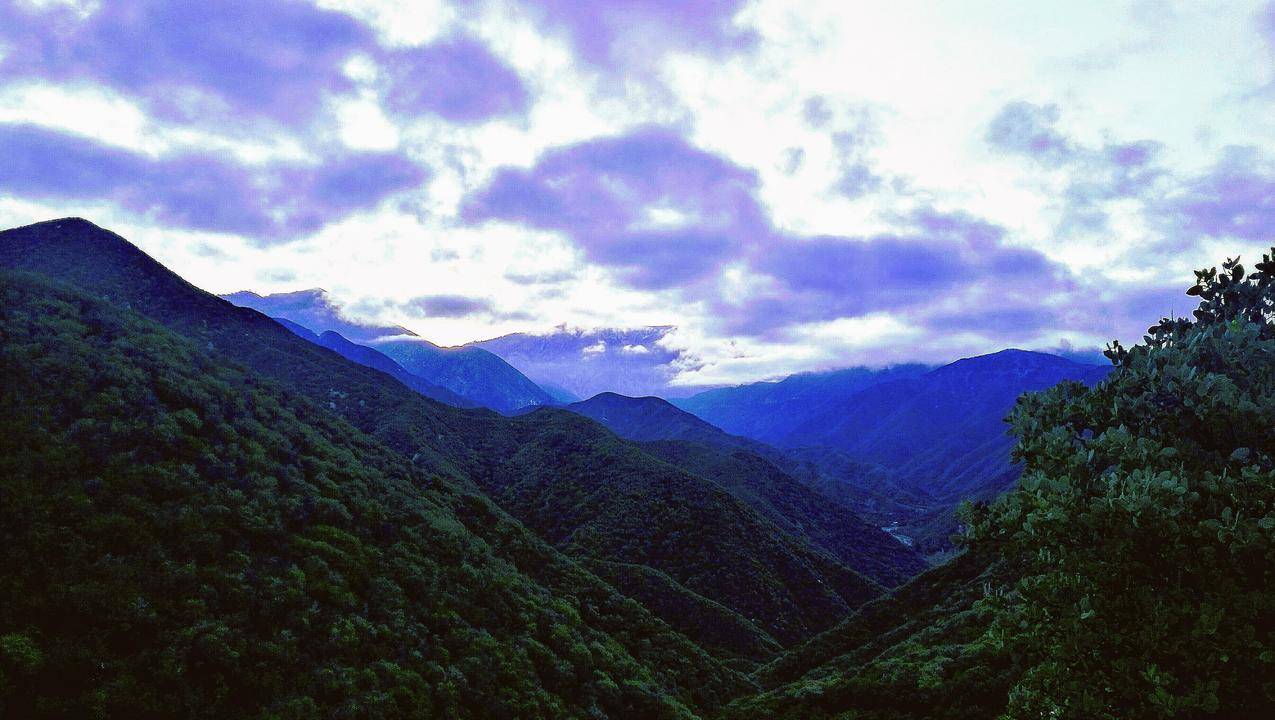 Mountains全景图片