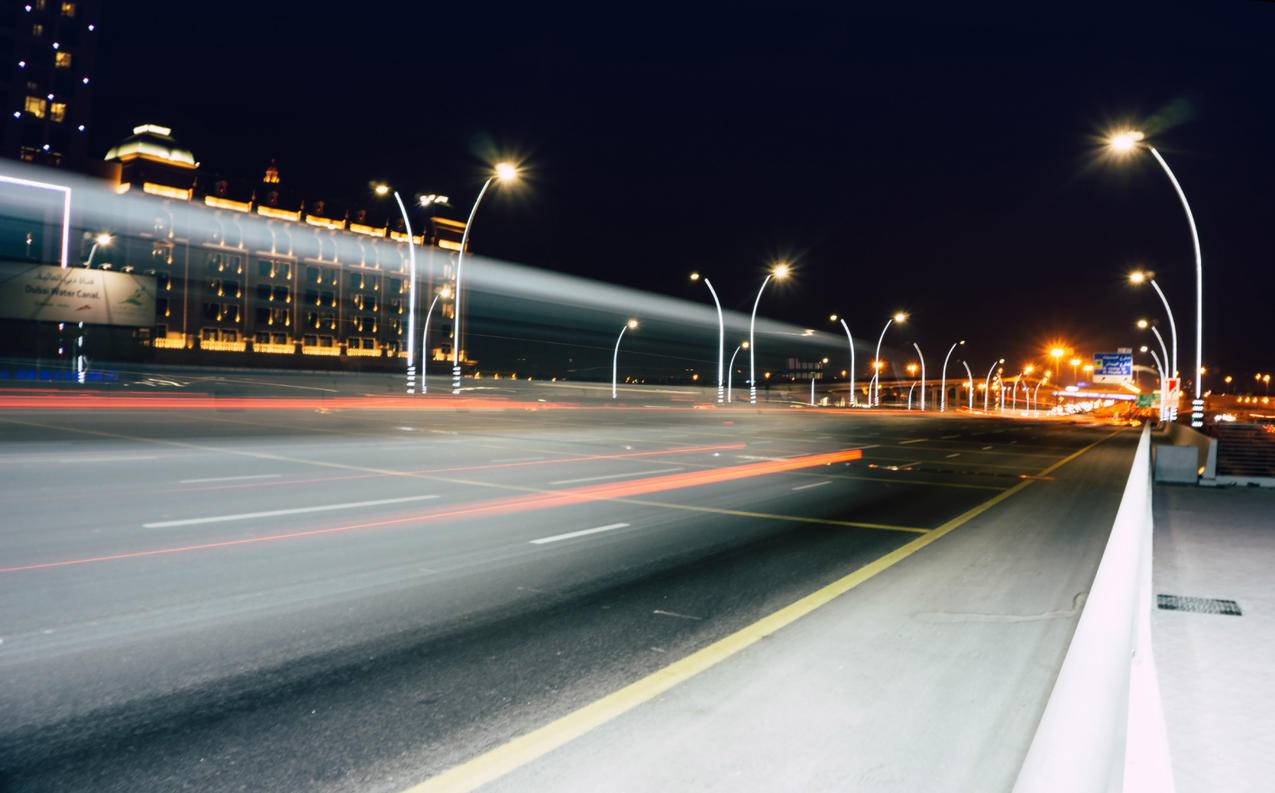 夜间路灯