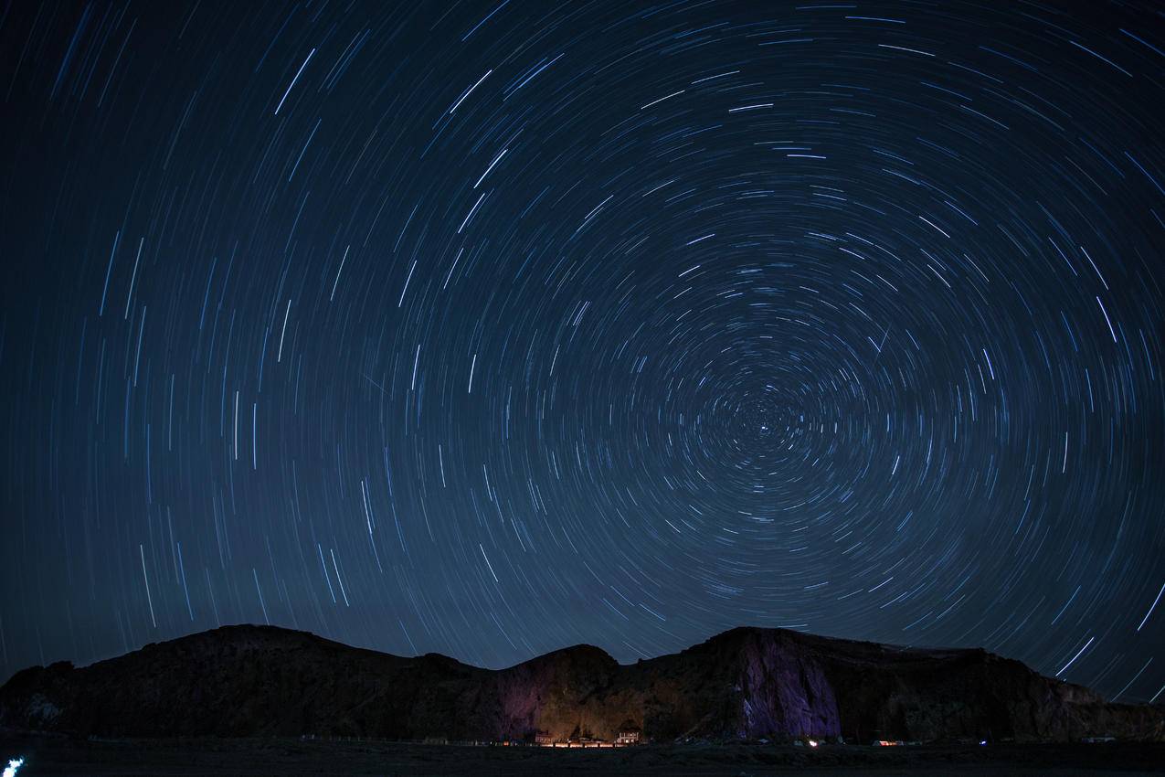夜间恒星的时间摄影